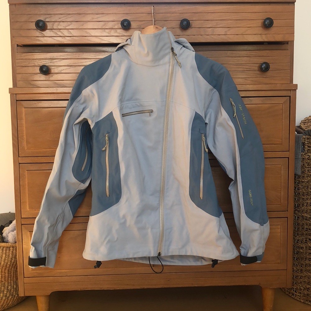 Arc’Teryx Gore-Tex Snow Shell